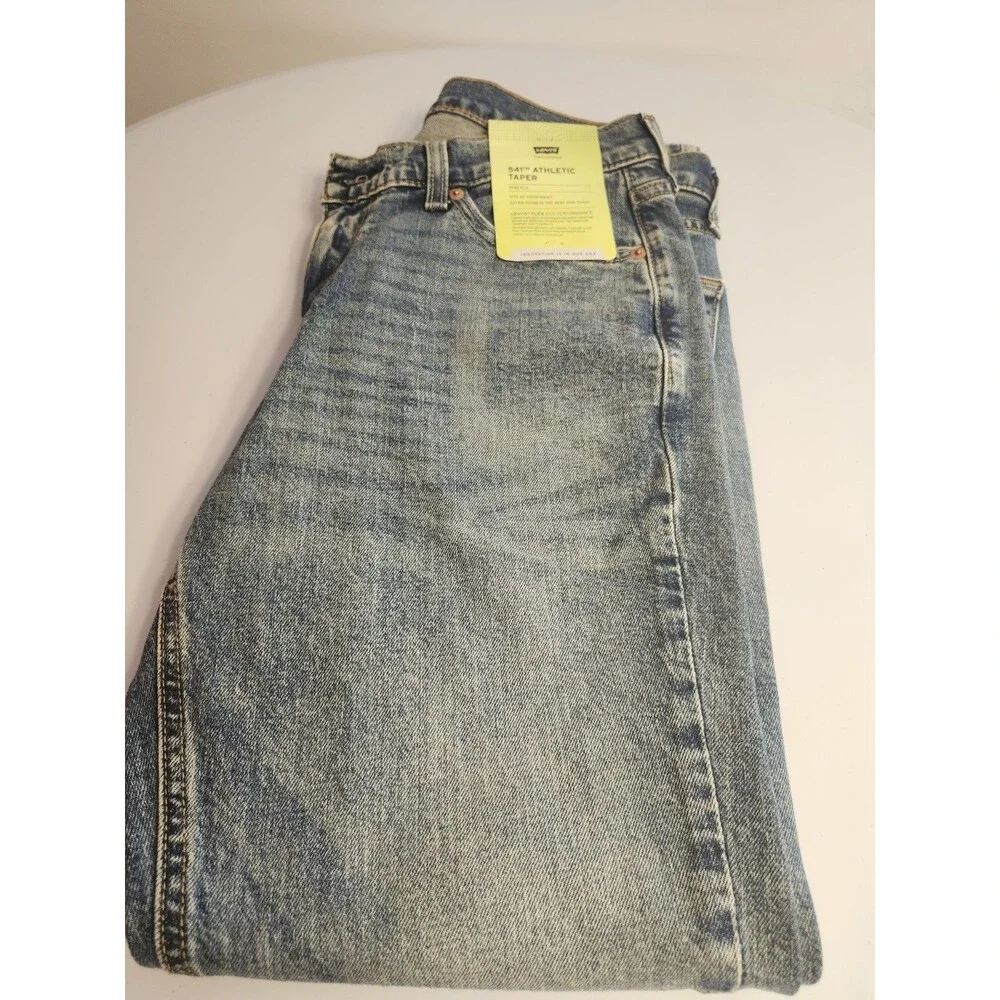 Levi 541 Size 30×30 Athletic Taper Stretch